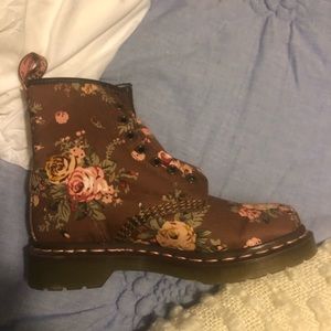 floral dr martens